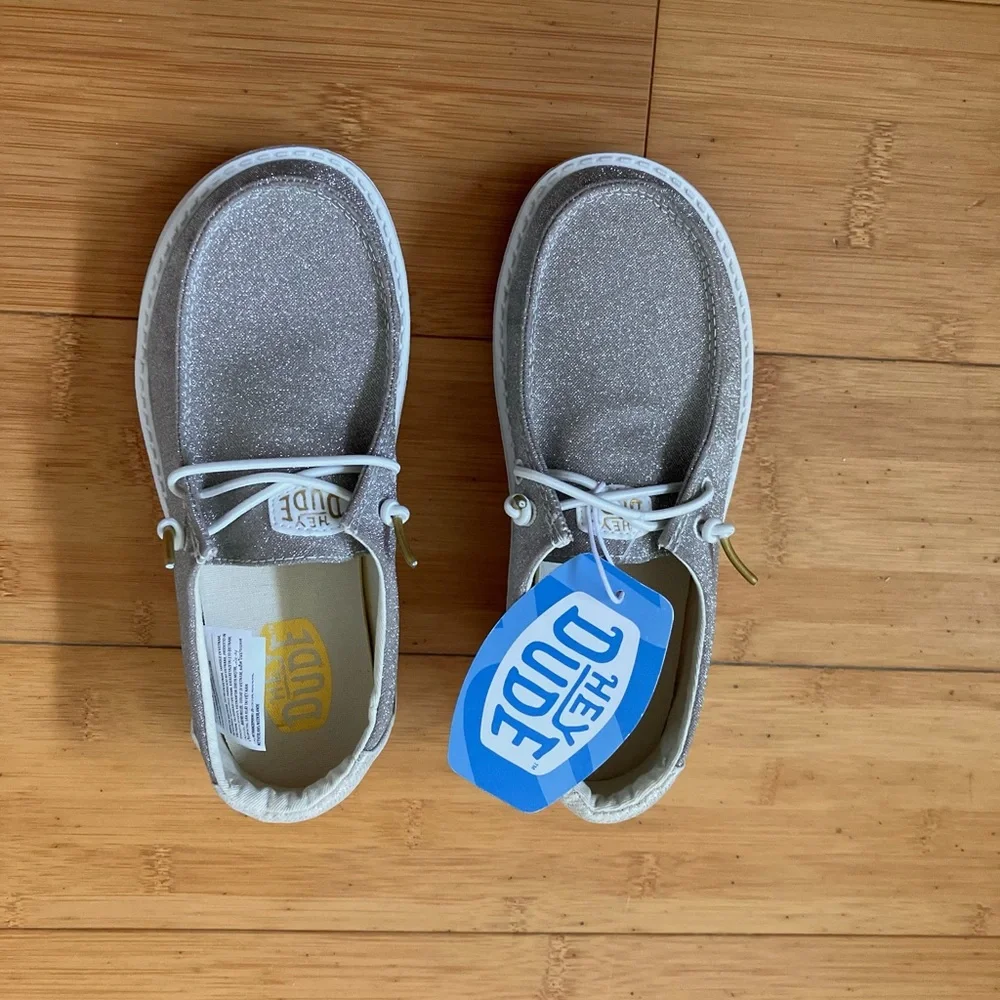 NWT Girls Size 2 Hey Dude Kids Gold Sparkle Slip-On Sneakers Shoes - Picture 1 of 2